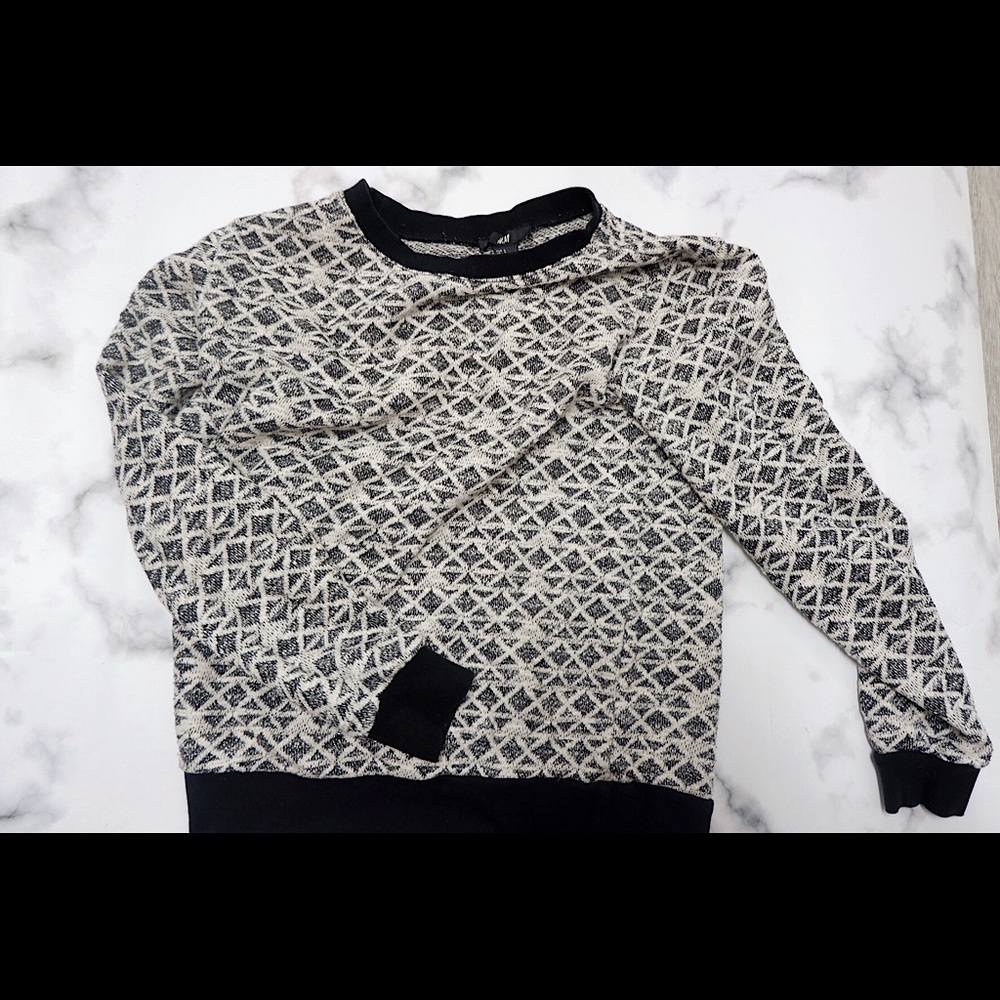 🧡3 TOP FOR $35 HM Black Glittery Shirt